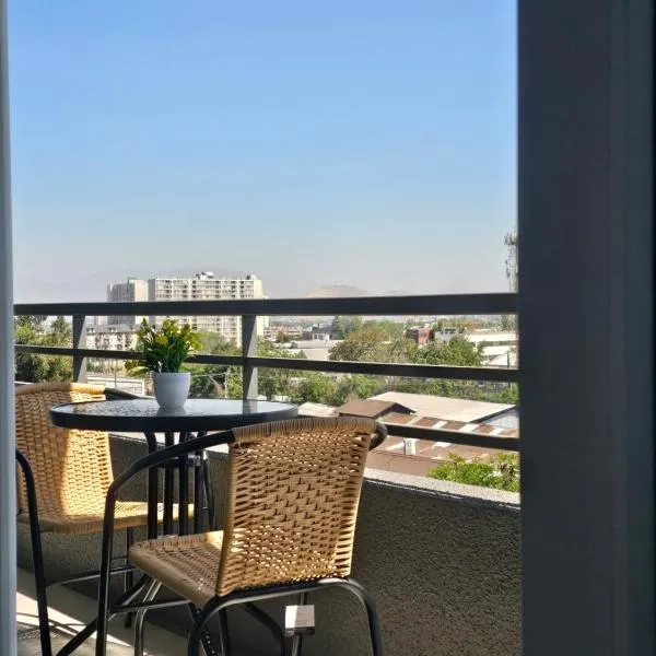 Departamento para 4 en el centro de santiago, a pasos del Parque Forestal y cercano a estadio Santa Laura FACTURABLE, hotel in Santiago