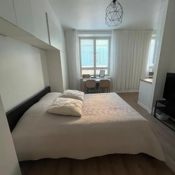Cozy apartment in the best location at city center، فندق في هلسنكي