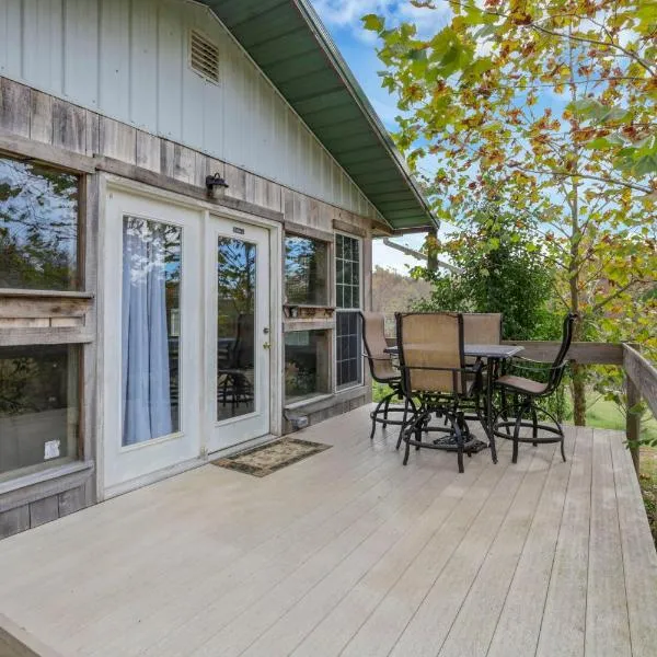 Cabin with Character, hotel di New Lexington