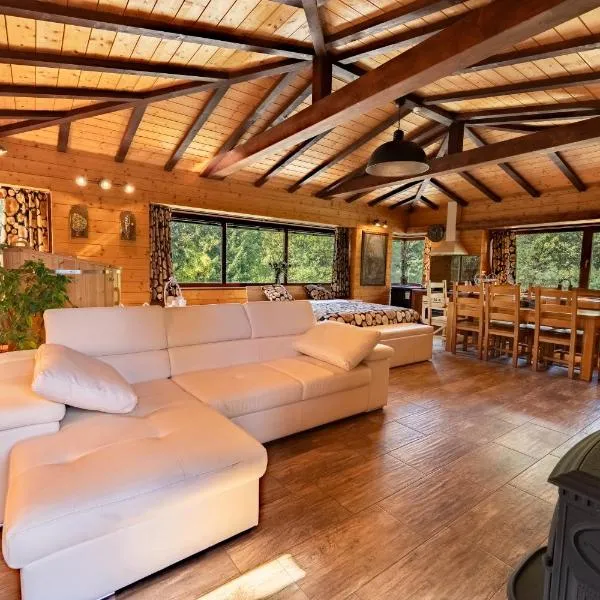 Abies Alba โรงแรมในYarema residence zone