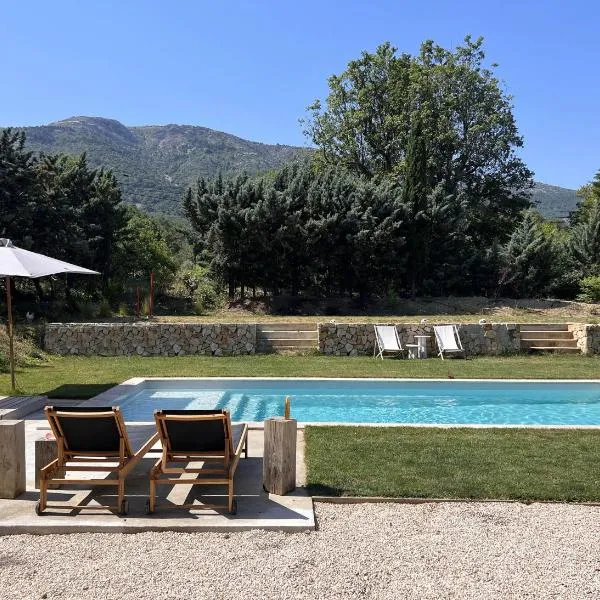 Villa Victoire - Villa avec piscine au pied de la Sainte Victoire, hotel in Vauvenargues