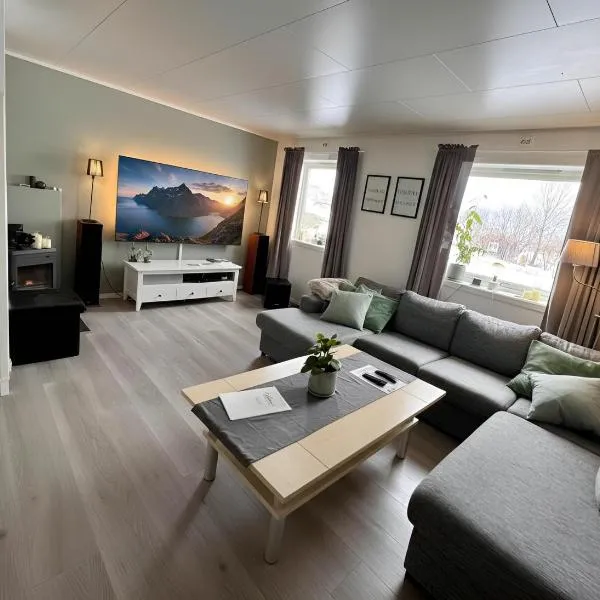 Northern Lights Apt Midtgaard, Kvaløya Tromsø Modern 2BR, Free Parking, hotel em Tromsø