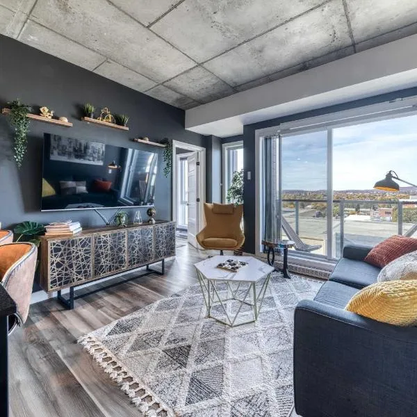 Appartement Luxe, Incredible Sunset View, Pool, Parking, Near Old Québec, hotel in Quebec City