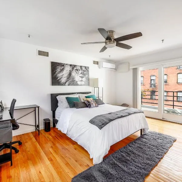Modern 3BR Townhouse with Private Rooftop & Parking Minutes to NYC, hotel in Hoboken