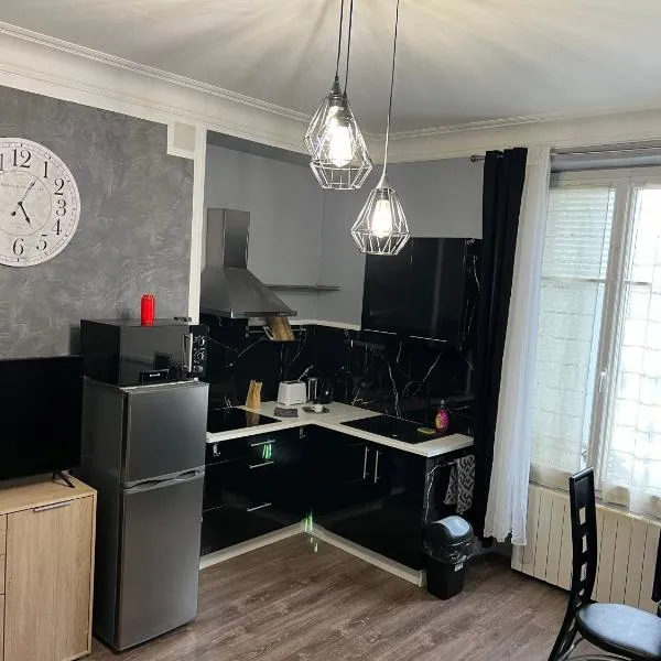 Jasmin、ノジャン・ル・ロトルーのホテル