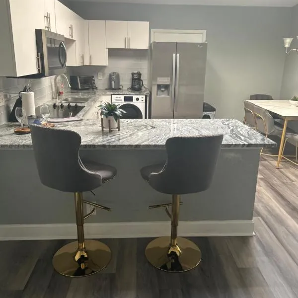 2 Bedrooms Vacation Home，坦帕的飯店