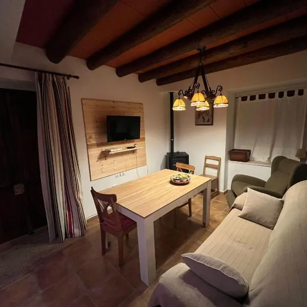 Casa rural Palotes、ネルピオのホテル