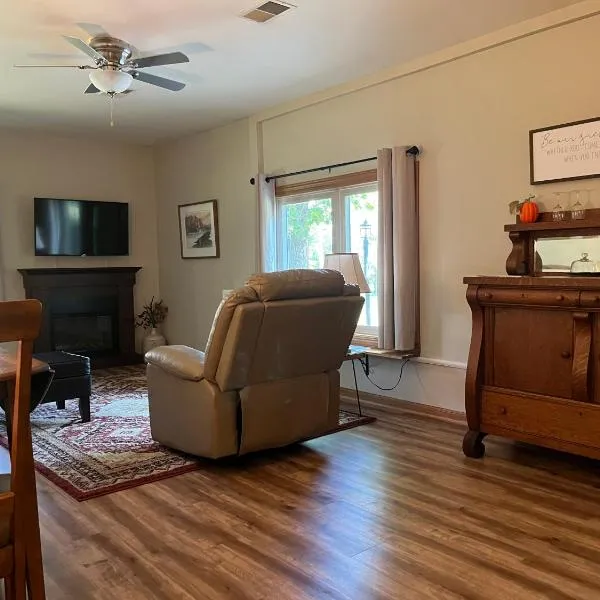 Big Hollow Guest House, khách sạn ở Spring Green