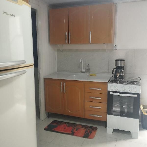Casa inteira com pátio - Foto 4
