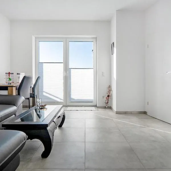 Neubau Ferienwohnung mit Balkon, hotel v destinaci Gronau
