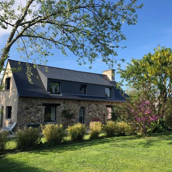 Les Bernaches du Lédano Vue Mer, hotel in Paimpol