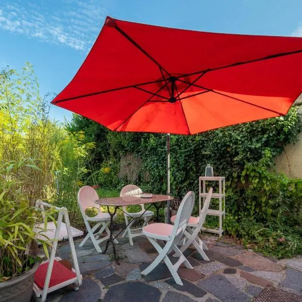 Studio dans maison proche gare, hotel in Brech