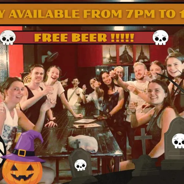 Vangvieng Rock Backpacker Rooftop Hostel, hotel in Vang Vieng