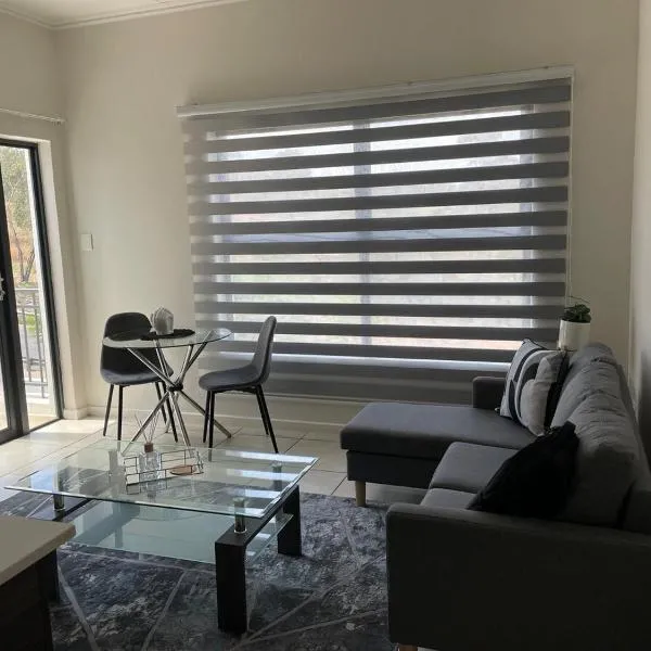 Cozy Oakdene Retreat Perfect for Couples, hotel u gradu 'Johannesburg'