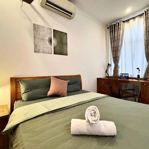 Rù Rì Homestay - Walk 5 minutes to the Airport, hotel in Ho Chi Minh City
