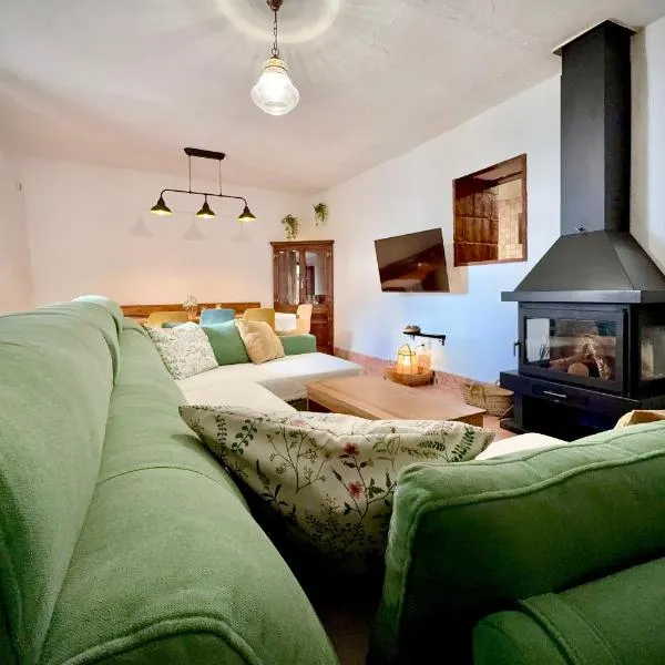 La Damajuana, hotel sa Linares de la Sierra