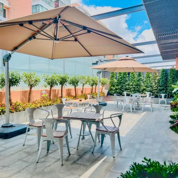 Dayin Serene Garden Hotel -Shanghai Hongqiao North Xinjing Metro Station -Large Social Area -Bar -Café -Gym -Free Laundry Luggage Storage -24H Front Desk-English Service, khách sạn ở Thượng Hải