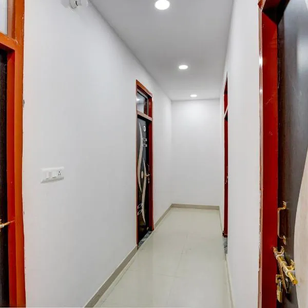 Hotel O Shree Ladli Hotel, khách sạn ở Lucknow