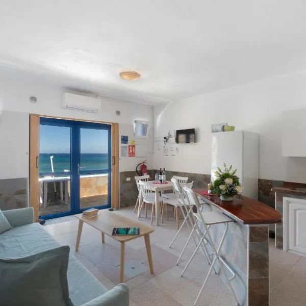 Apartamentos Playa Azul - 3、バジェエルモソのホテル