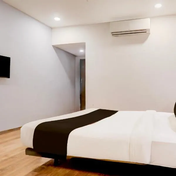 Super Townhouse Prayagraj Near Railway Station Formerly Santosh Palace、Prayagrajのホテル