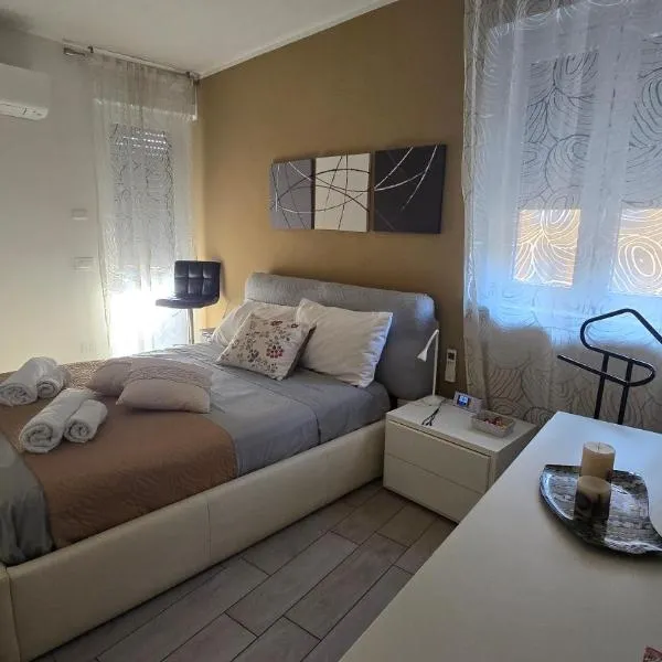 VARESE PRIME - Feel at home, right in the heart of Varese - Stylish and large Apartment, Air Conditioning, 2 Baths, 2 Parking, City Centre, Villa Esengrini Montalbano，位于瓦雷泽的酒店