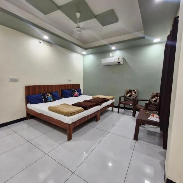 TARA Guest House, hotel in Ujjain