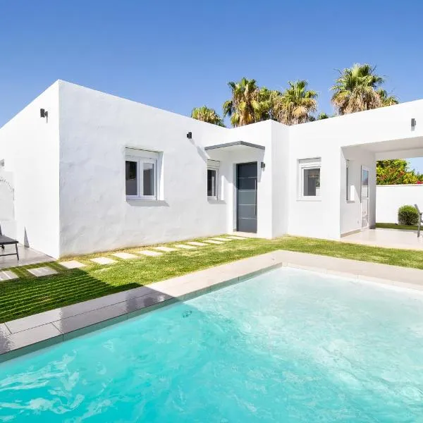 Meraki3-Picina cubierta climatizada, hotel in Chiclana de la Frontera