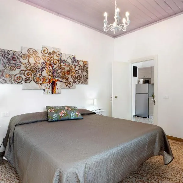 Casa Lavanda vicino al mare, hotel in Massa