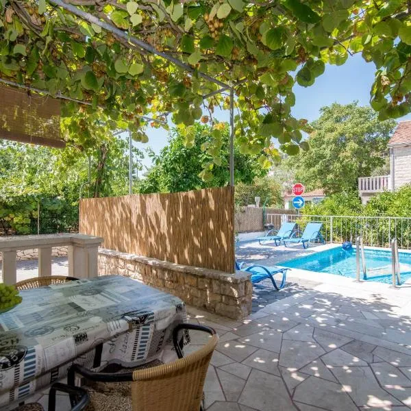 Sweet Dreams, hotel di Sutivan