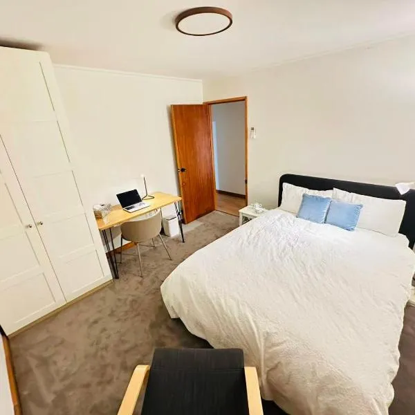1B1B Private Studio near Doncaster Westfield, hotel v destinaci Doncaster