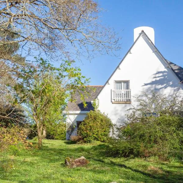 Grande maison familiale, hotel in Douarnenez