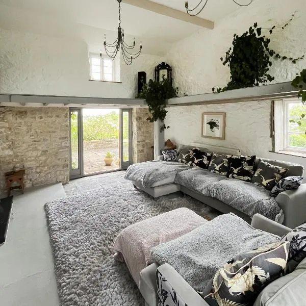 Camelot، فندق في High Ham