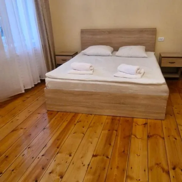 Guest House David's B&B, ξενοδοχείο σε Γκιουμρί