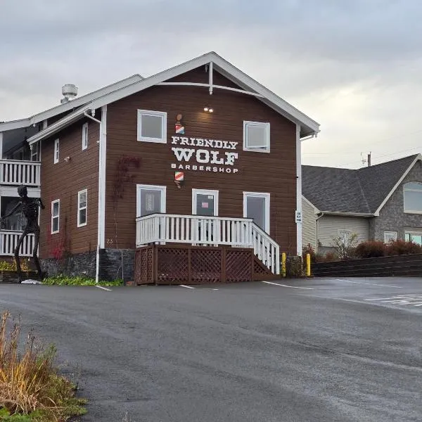 Trendy In-Town Studio - Fast WiFi & Work Desk, khách sạn ở Fredericton