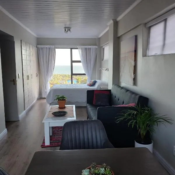 Kaaimans Crest Ocean-View Studio, hotel in Great Brak River