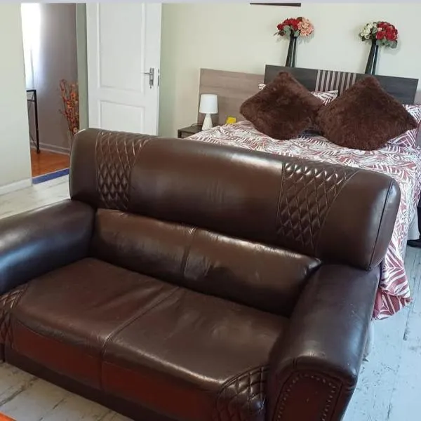 Serene on 5 Cologne, hotel v destinaci Germiston