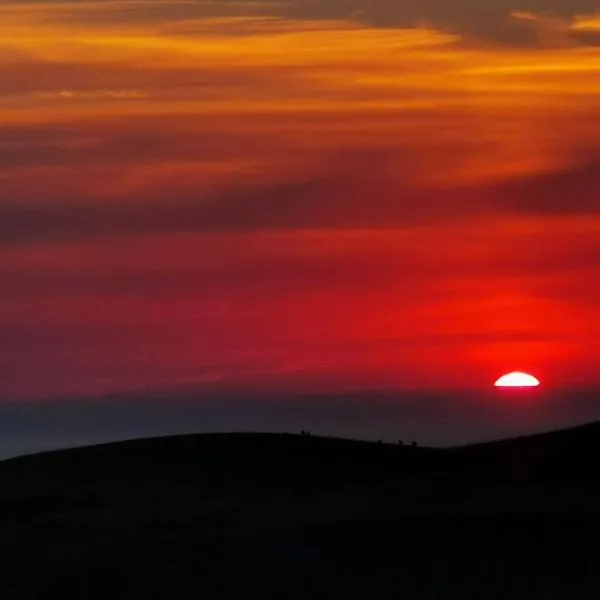 Amazing Sunsets and Sea Views - Lodge Cabin Farm Stay - Caol Ila - Lodge 8, hotel in Stranraer