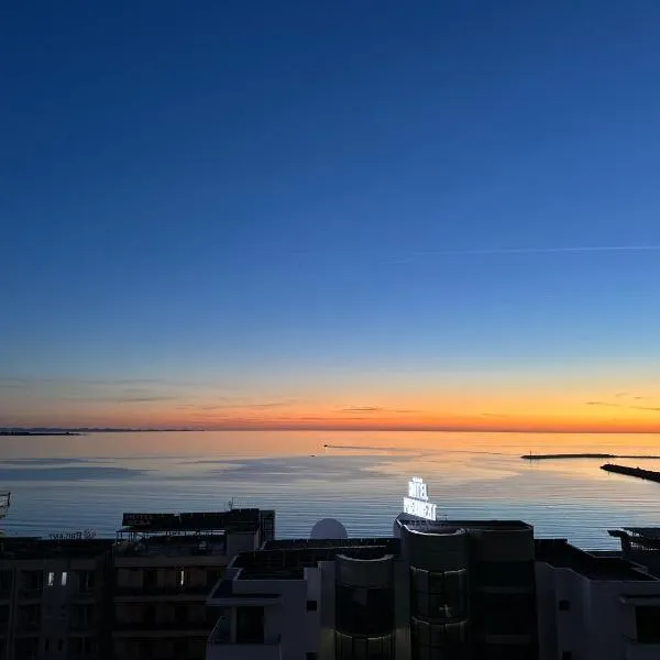 Sol & Sea Apartments, hotel in Shëngjin