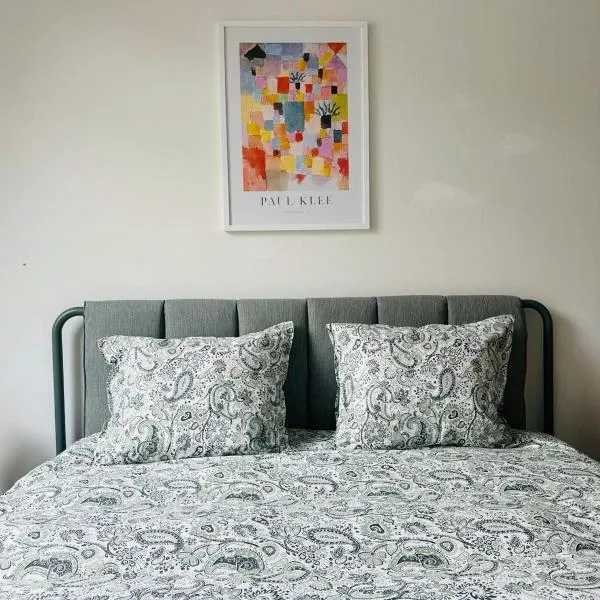 The Downtown Experience - 2 BR, Bright, Spacious & Central, hotel v Bruselu