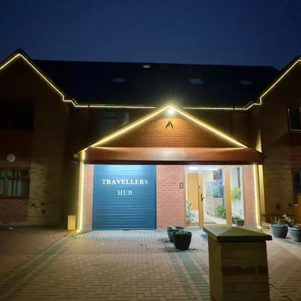 Heathrow Travellers Hub, hotel in Hounslow