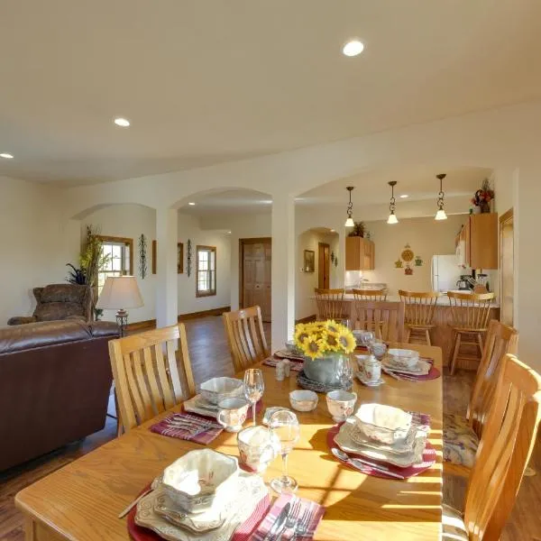 McJuggers Loft Walk to Lake, Park, Restaurants, hotel in Campbellsport