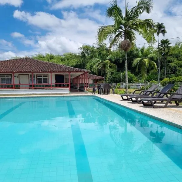 Hotel campestre La Floresta, hotel in Armenia