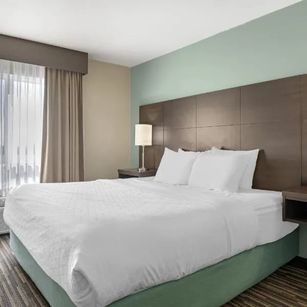 Viesnīca Best Western Plus Dartmouth Hotel & Suites pilsētā Halifaksa