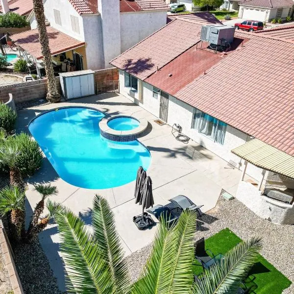 Relaxing Oasis, 4BR, 2BA with Pool and Hot Tub, hotel v Las Vegas
