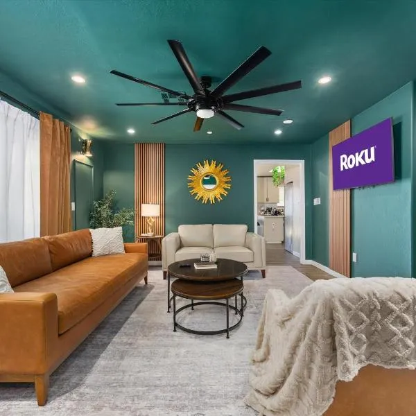 베이커스필드에 위치한 호텔 5Star Modern KingBeds Clean MemorableGetaway