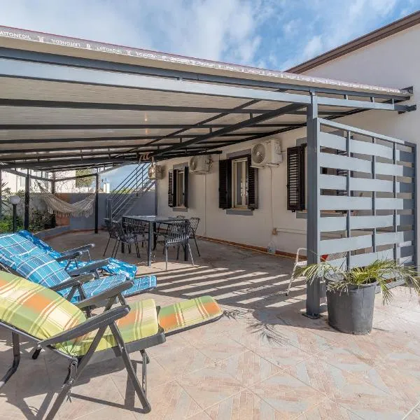 Villa Gardenia fronte mare、サンタ・マリア・デル・フォカッロのホテル