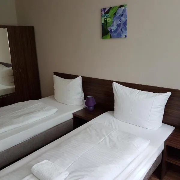 Hotel Pension Eberty, hotel in Berlijn