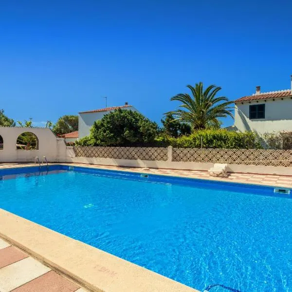 Villa Seve, hotel v destinaci Cala'n Bosch