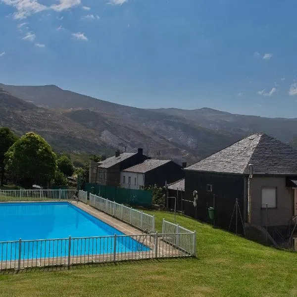 Pisos Leopoldo - Casaio, hotel in Casayo