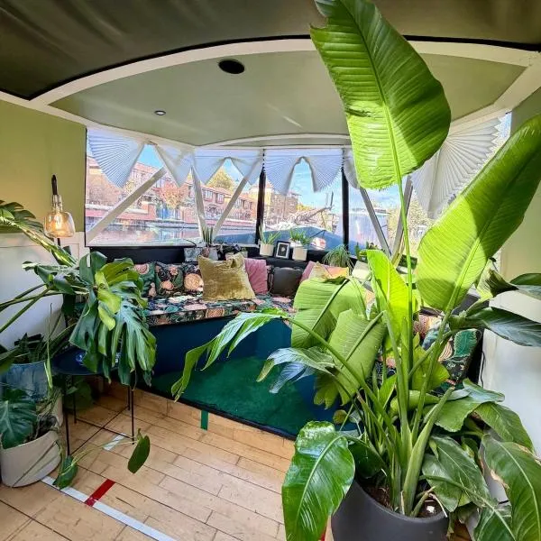The Floating Terrarium, hotel in London
